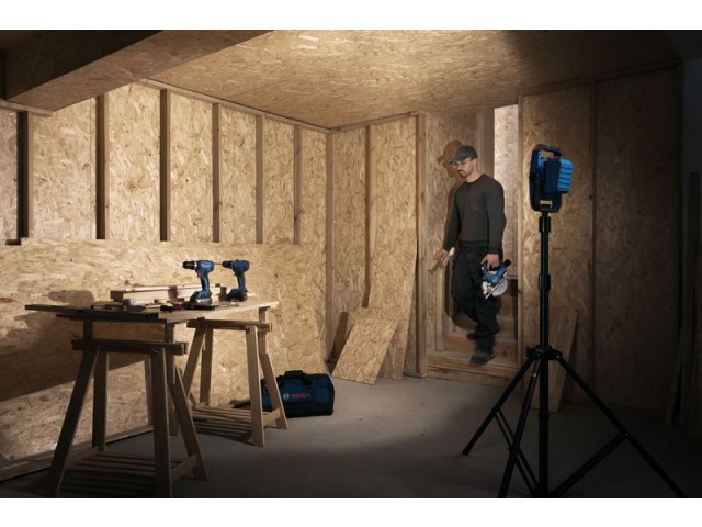 Brezžična svetilka Bosch za uporabo na gradbišču GLI 18V-3000, 06014A8100